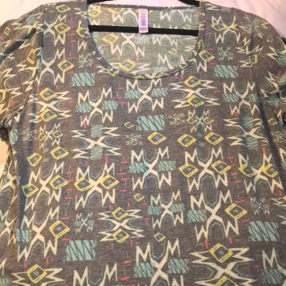 Lularoe classic tee